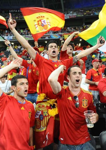西班牙vs德国球迷怎么看的相关图片